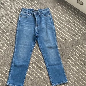 27P Curvy Stovepipe Jeans in Manchester Wash